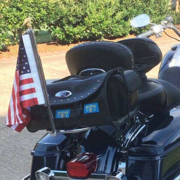MOTORCYCLE-FLAG-MOUNT-ON-.625-HARLEY-DAVIDSON-RACK