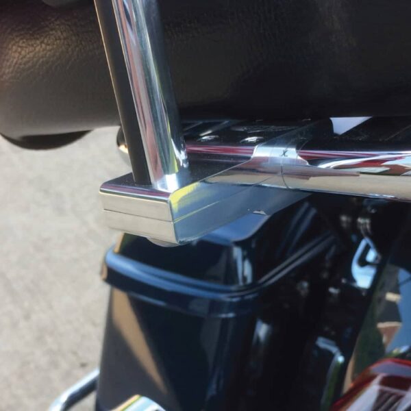MOTORCYCLE-FLAG-MOUNT-ON-.625-HARLEY-DAVIDSON-RACK-CLOSE-UP